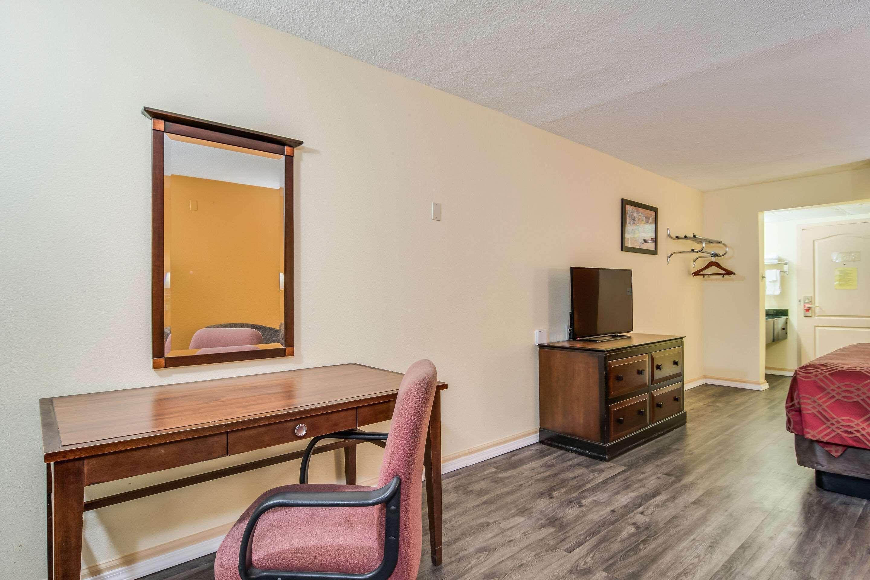 Econo Lodge At Six Flags Austell Dış mekan fotoğraf